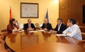 El presidente de la CHS se reúne con el delegado Provincial de Agricultura del Gobier 