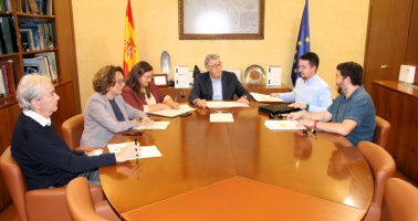 El presidente de la CHS mantiene una reunión con representantes de la asociación HUER 