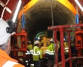 /descargas/informaciongeneral/comunicacion/noticias/img/2013-03-Marzo/20130307-FOTO-Visita-Regantes-Tunel-Ulea-trabajos.jpg?description=Obreros%20trabajado%20en%20el%20carro%20de%20hormigonado%2C%20en%20el%20interior%20del%20t%C3%BAnel%20de%20Ulea